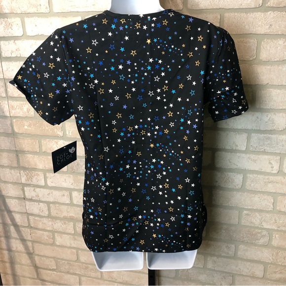 NWT Zoe+Chloe black Star Print short sleeve scrub top size XS - Picture 5 of 9